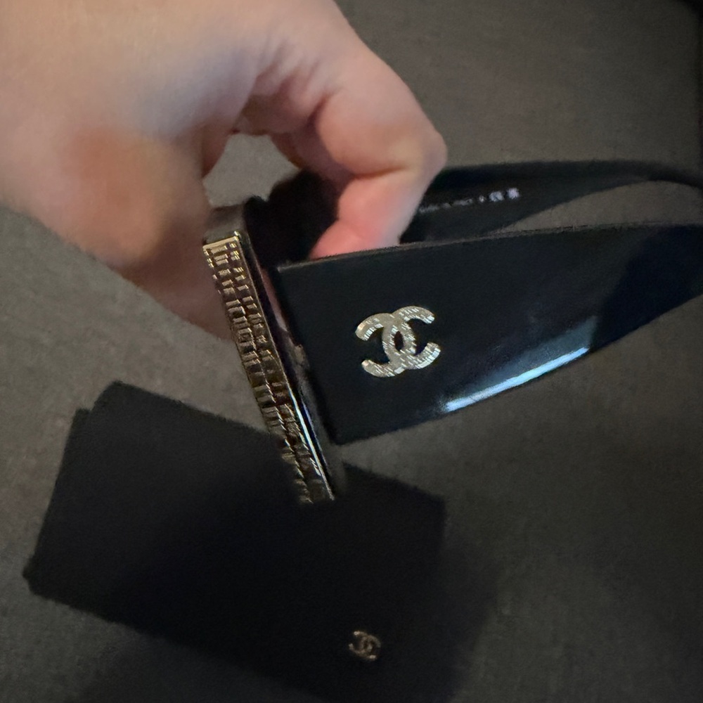 Chanel RECTANGLE SUNGLASSES - Picture 5 of 9